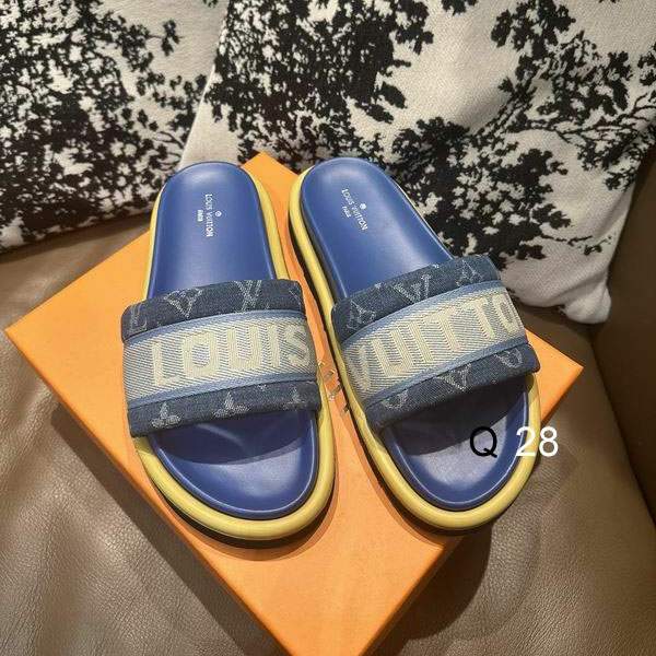 Picture of Louis Vuitton Slippers _SKULVsz38-45H0309297